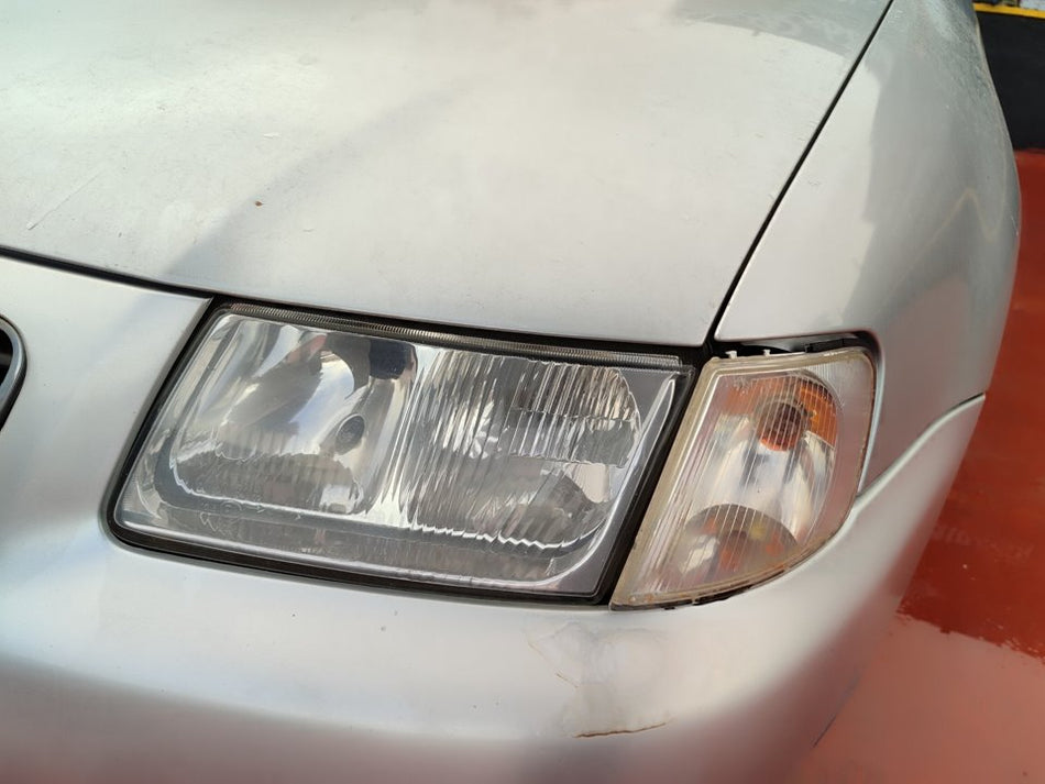 Ótica esquerda | Audi A3 (8L)