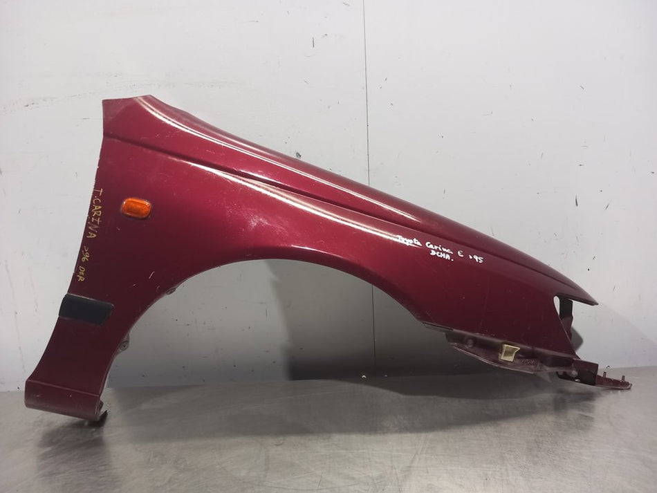 Guarda-lamas frontal direito | Toyota Carina (T19)