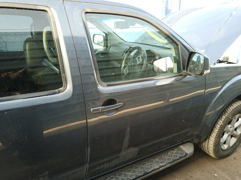 Porta frontal direita | Nissan Pathfinder (R51)