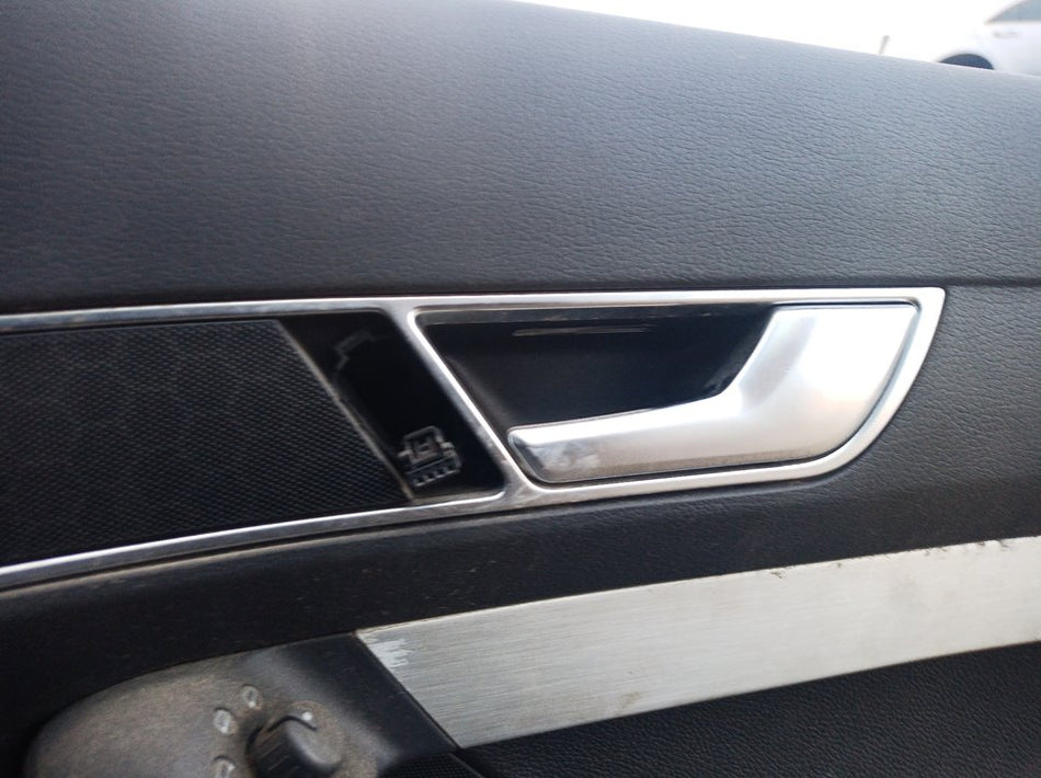 Puxador interior frontal direito | Audi A6 Avant (4F5)