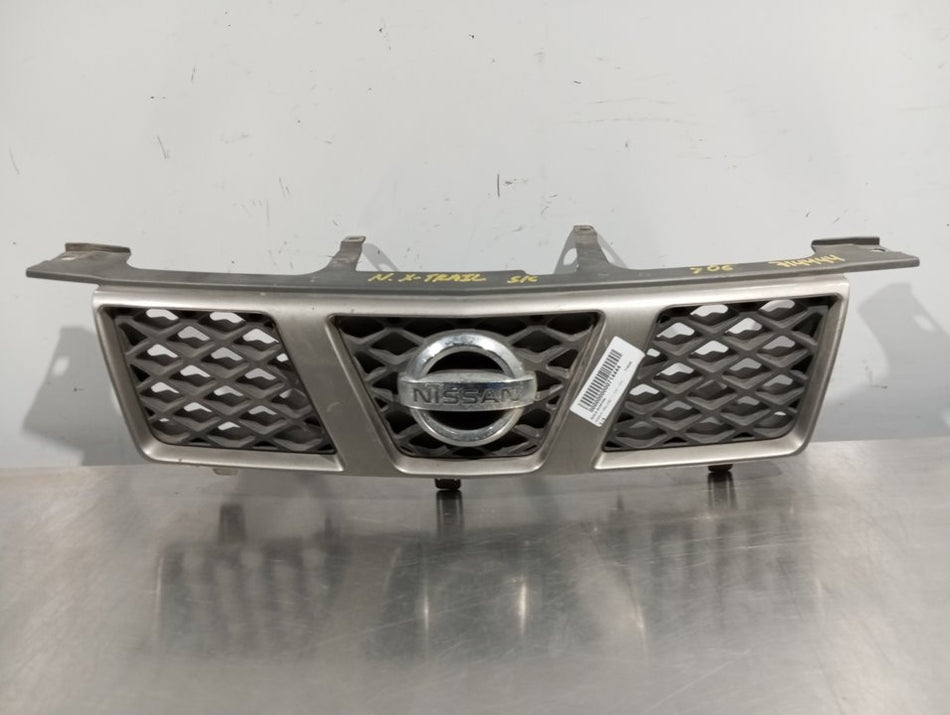 Grelha frontal | Nissan X-Trail (T30)