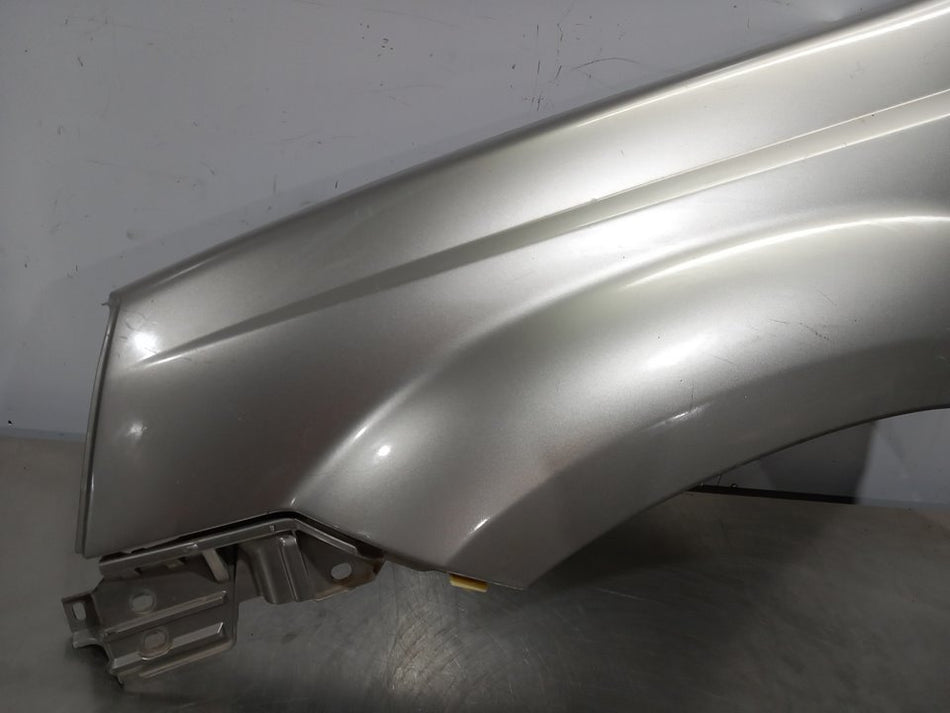 Guarda-lamas frontal esquerdo | Nissan X-Trail (T30)