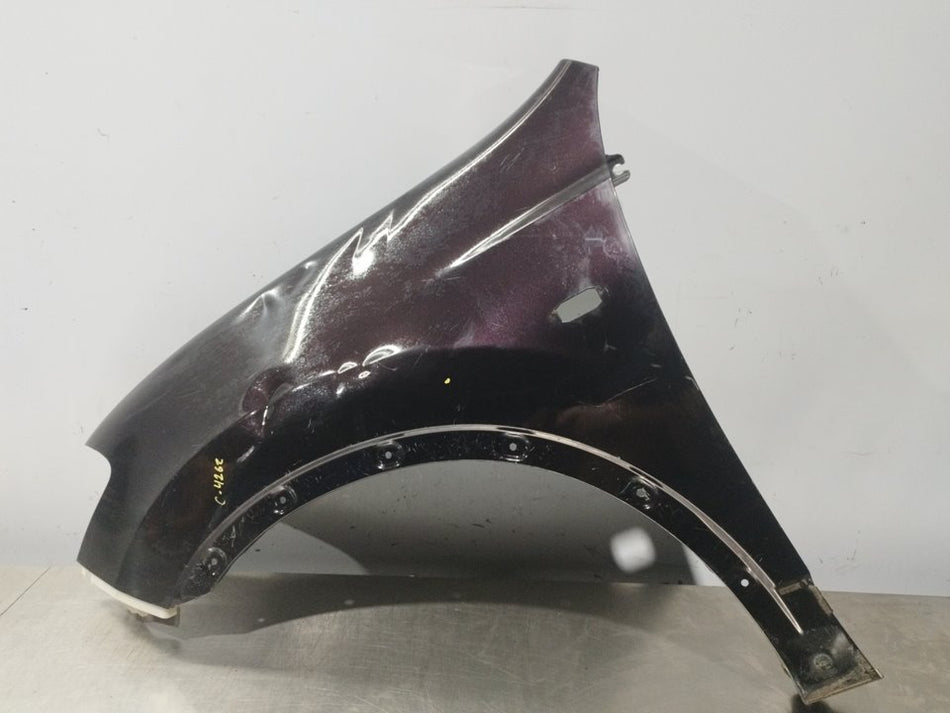 Guarda-lamas frontal esquerdo | Nissan Qashqai (J10)