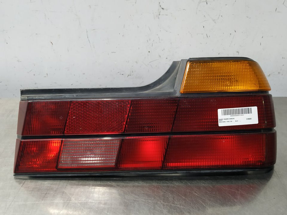 Farolim traseiro direito | BMW Série 7 (E32)