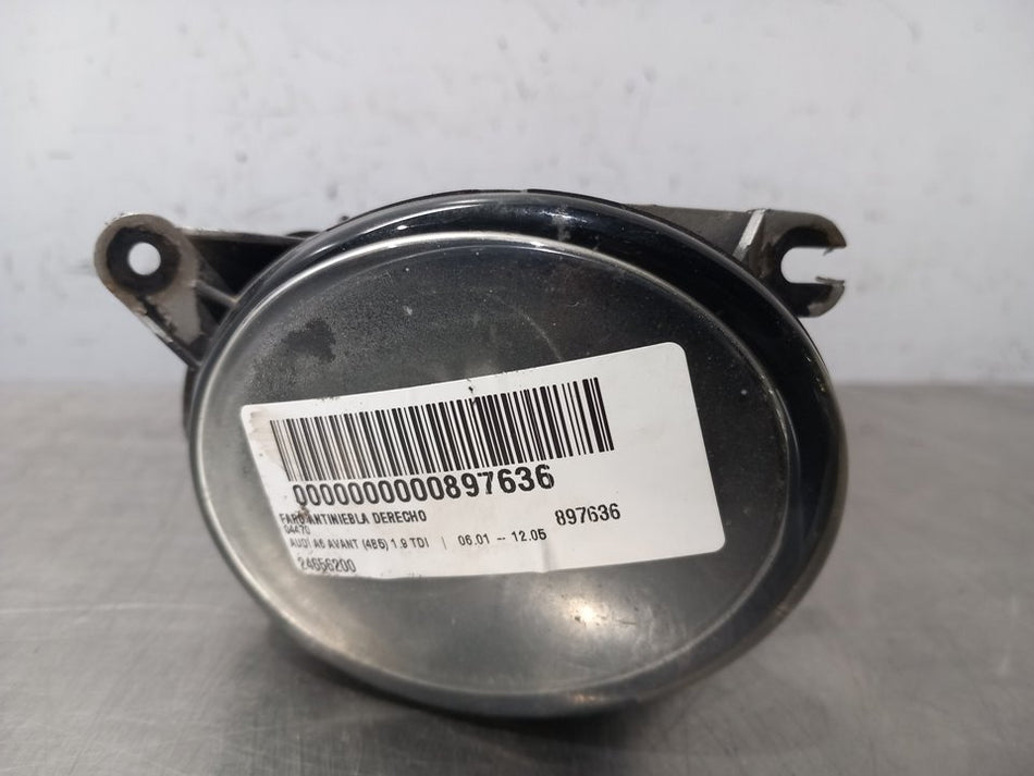 Farol de nevoeiro direito | Audi A6 Avant (4B5)