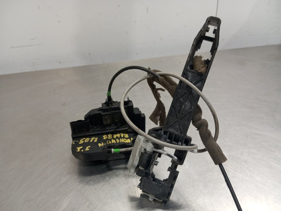 Fechadura porta traseira esquerda | Nissan Qashqai (J10)